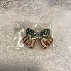 Avon 2012 Patriotic Bow Pin , Red , White and‎ Blue